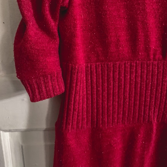 Red fitted sweater dress - Picture 1 of 5